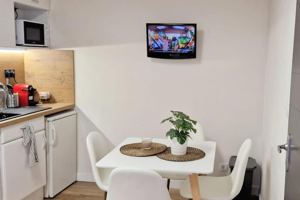 Lourde Center Apartment 3 Bed With Parking Lourdes Extérieur photo